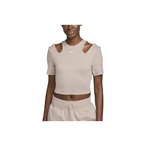 NIKE Тауповые Женские Футболки