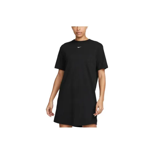 NIKE Черные Женские Футболки