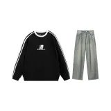 Чёрный топ + жёлтые грязные штаны