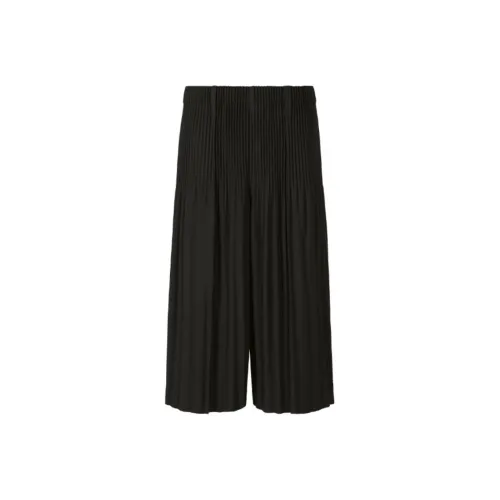 Homme Plissé Issey Miyake Повседневные шорты Мужские Черные