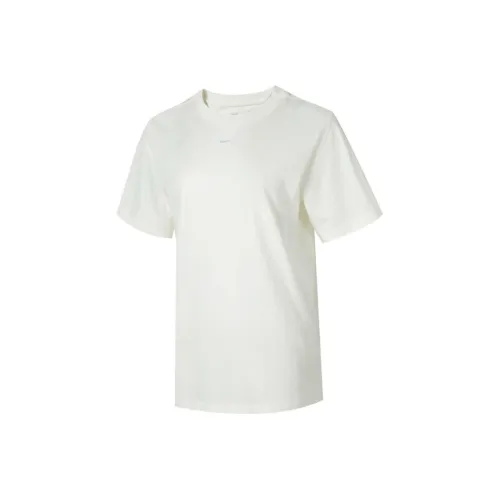 NIKE Белые Женские Футболки