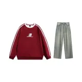 Бордовый топ + желтые грязные штаны