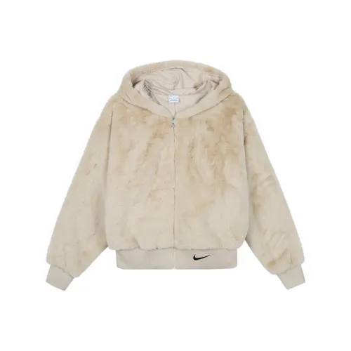 NIKE Хаки Женские Куртки