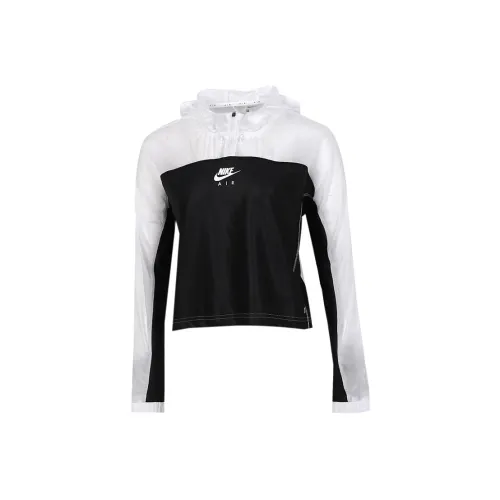 NIKE Черный/Белый Женские Куртки