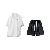 Белая рубашка с короткими рукавами+черные шорты