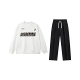 Комплект одежды (Белый свитшот + Черные повседневные штаны)