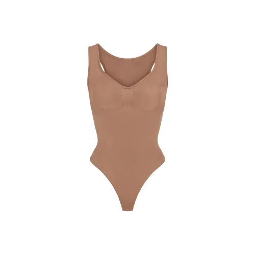 SKIMS Бесшовный Sculpt Scoop Шея Стринг Комбинезон Женские Кофе Sienna