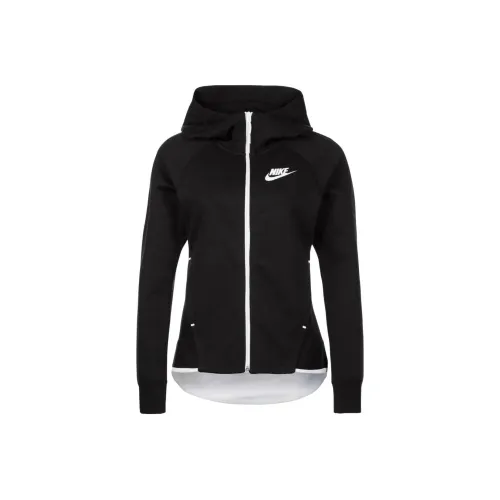 nike Куртки и Пальто Женские Черные