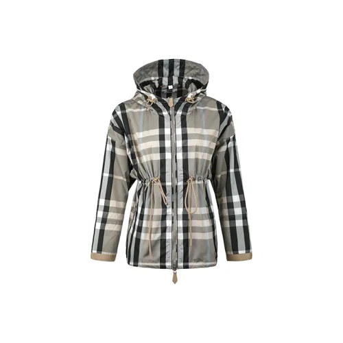 Burberry Куртки и Пальто Женские Светло-Серый