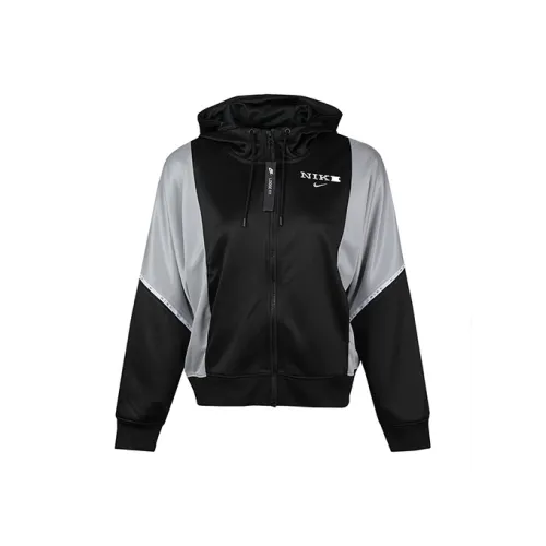 NIKE Черный/Белый Женские Куртки