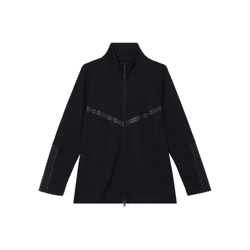 NIKE Черные Женские Куртки