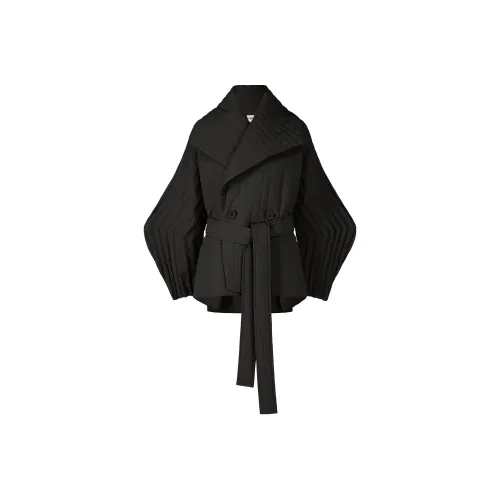 ISSEY MIYAKE Куртки и Пальто Женские Черные