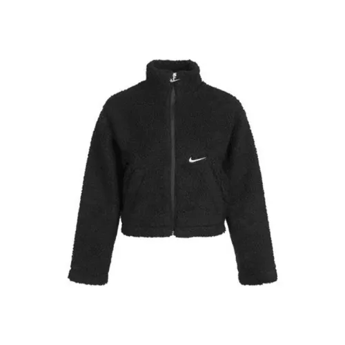 NIKE Черные Женские Куртки