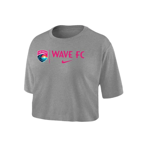 NIKE Светло-серые Женские Футболки