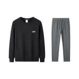 Чёрный топ + тёмно-серые штаны