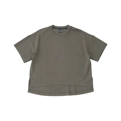 New Balance совместный бренд New Balance MET24 T-рубашка Женская Оливково-зеленая