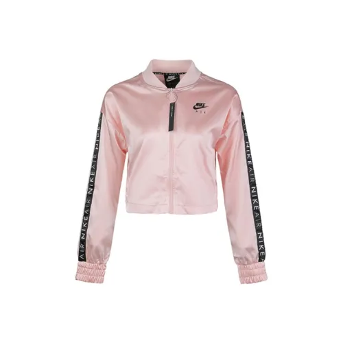 Женские куртки Nike