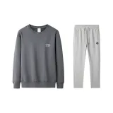 Темно-серый топ + светло-серые штаны