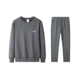 Dark Gray Top + Dark Gray Pants  
Темно-серый топ + темно-серые штаны