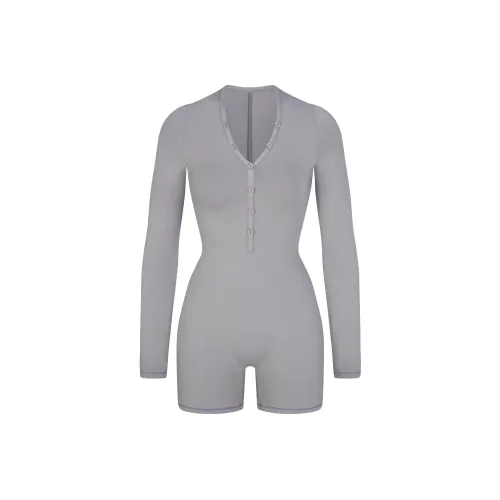 SKIMS Хлопок Джерси Пуговица Вверх Henley ONESIE Комбинезон Женские Тихоокеанский Тихоокеанский Цвет