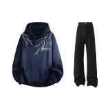 Темно-синий синий свитшот (с флисовой подкладкой) + черные джинсы