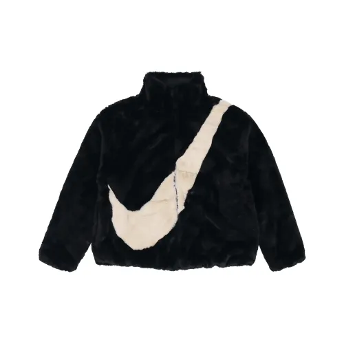 NIKE Черные Женские Куртки