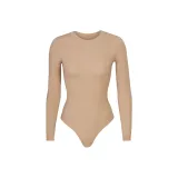 Бежево-желтый