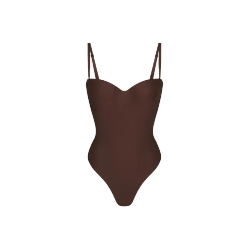 SKIMS Комбинезон с бретелями и стрингом BODYSUIT Женские COCOA COCOA