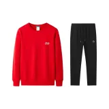 Красный топ + черные штаны