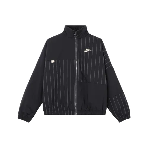 Nike Куртки и Пальто Женские Черные