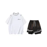 Белая рубашка с короткими рукавами+черные шорты