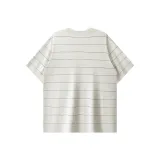 Бежевый абрикос с черными полосами.