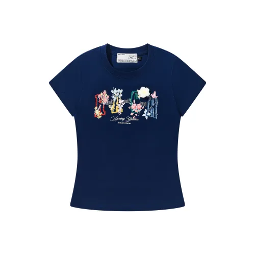 HARSH AND CRUEL Стандартная футболка женская