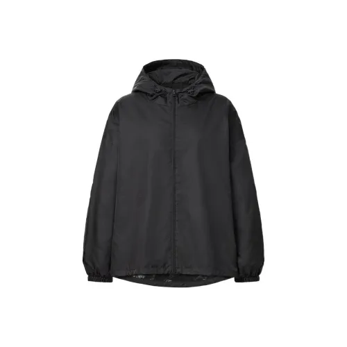 UNIQLO Черные Женские Куртки