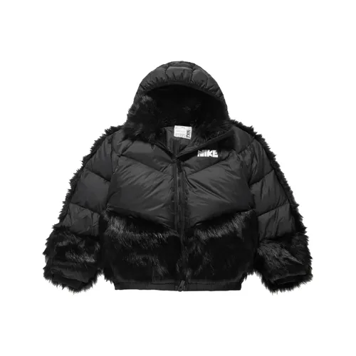 NIKE Черные Женские Пуховики