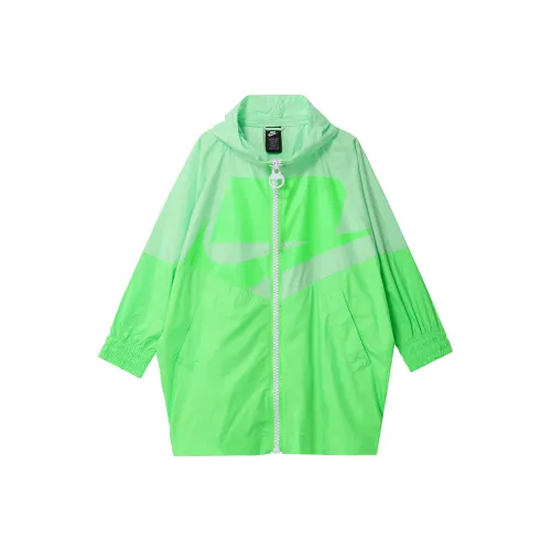 NIKE Зеленые Женские Куртки