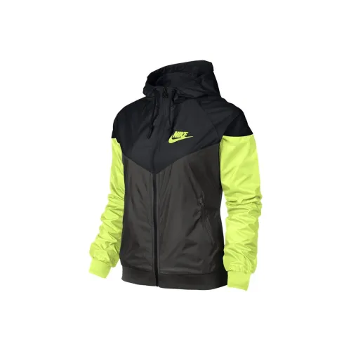 NIKE Черные Женские Куртки