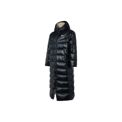 NIKE Черные Женские Пуховики
