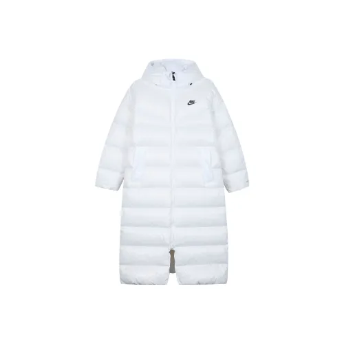 NIKE Белые Женские Пуховики