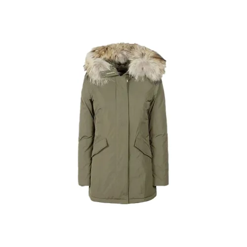 WOOLRICH Армейский зеленый Женские пуховые куртки