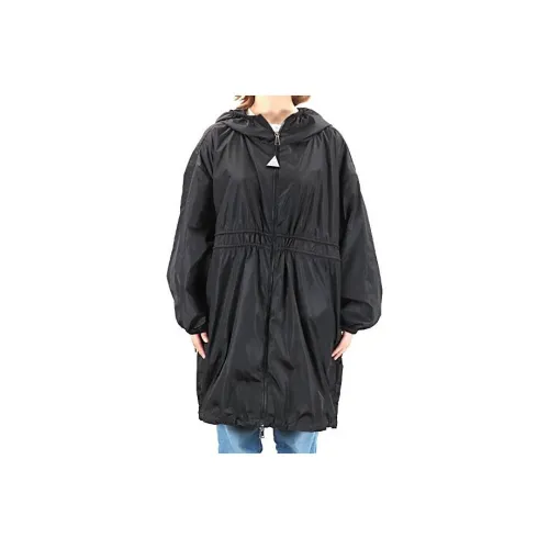 Moncler Куртки и Пальто Женские Черные