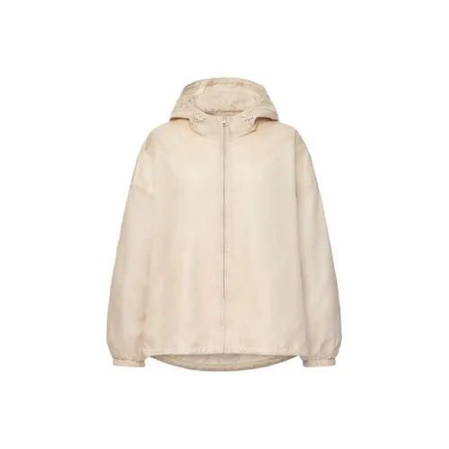 UNIQLO Светло-бежевые Женские Куртки