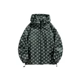 Темно-зеленый