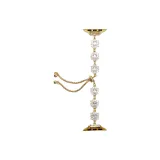 Золотая цепь с белым драгоценным камнем.