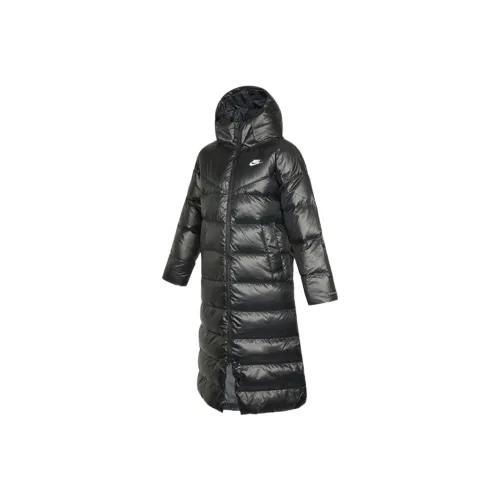 NIKE Черные Женские Пуховики