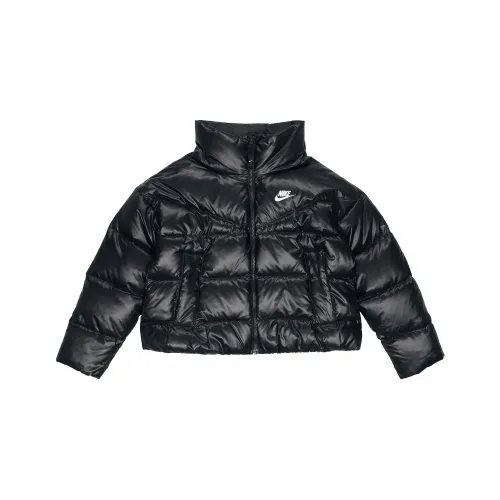 NIKE Черные Женские Пуховики