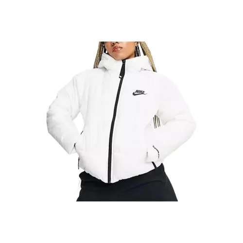 NIKE Белые Женские Куртки