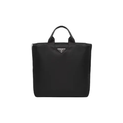 PRADA RE Нейлоновые сумки черный унисекс