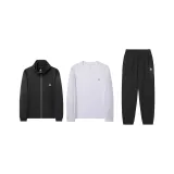 Black Hooded Coat + White Sweatshirt + Black Pants  
Черное пальто с капюшоном + белый свитшот + черные штаны