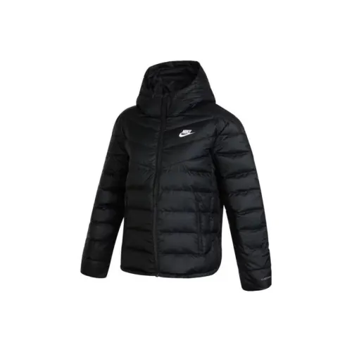 NIKE Черные Женские Пуховики